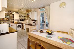 Photo 16- click for photo gallery